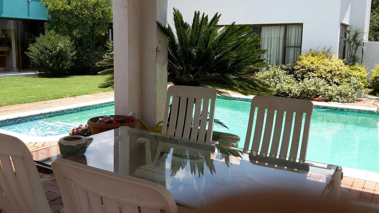 Bettie'S Luxury Lodge كرونستاد الغرفة الصورة