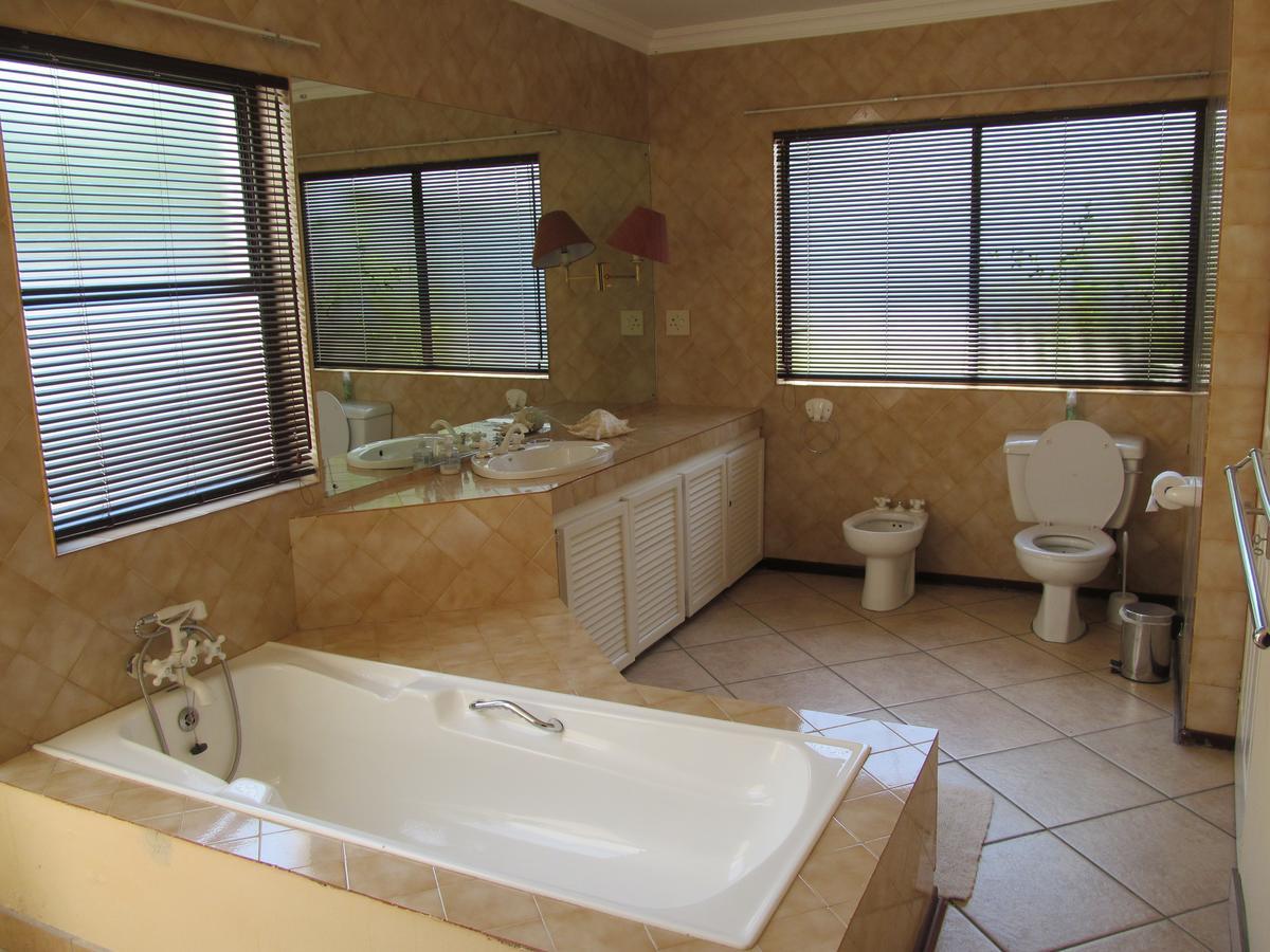 Bettie'S Luxury Lodge كرونستاد الغرفة الصورة